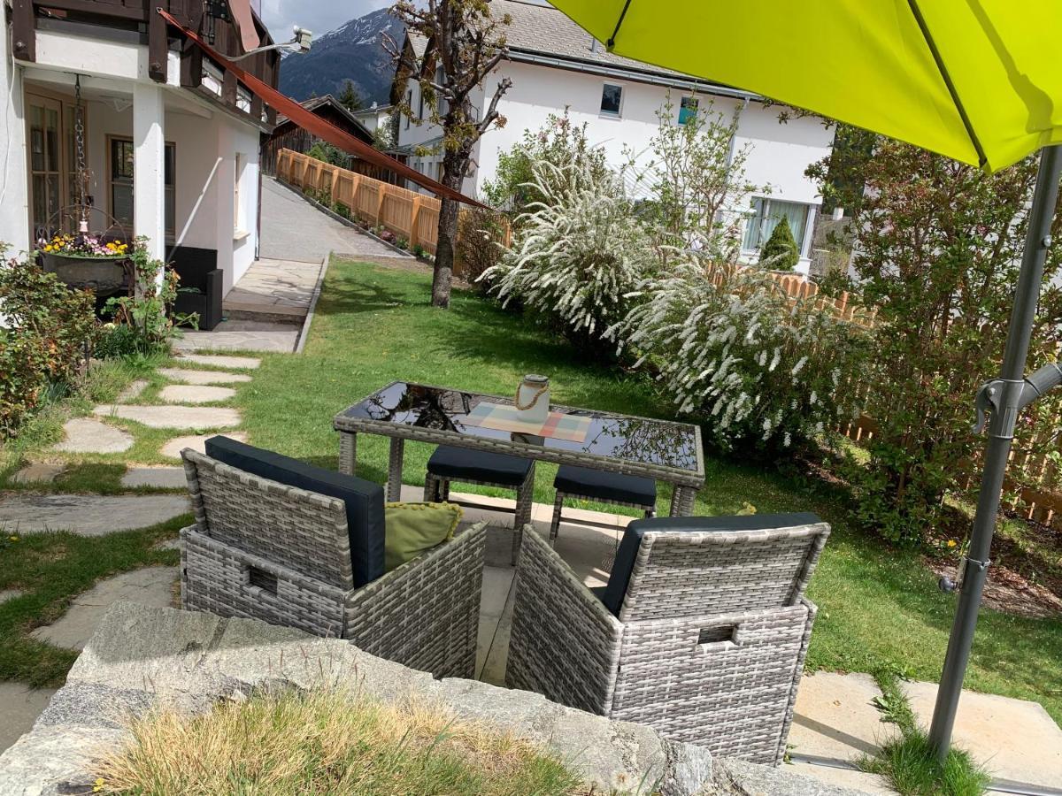 Appartamento Chasa Bazzi Scuol Esterno foto