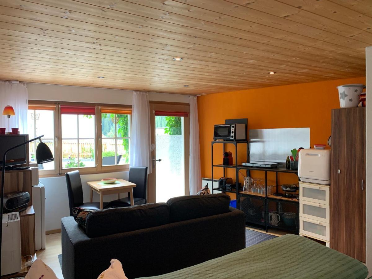 Appartamento Chasa Bazzi Scuol Esterno foto