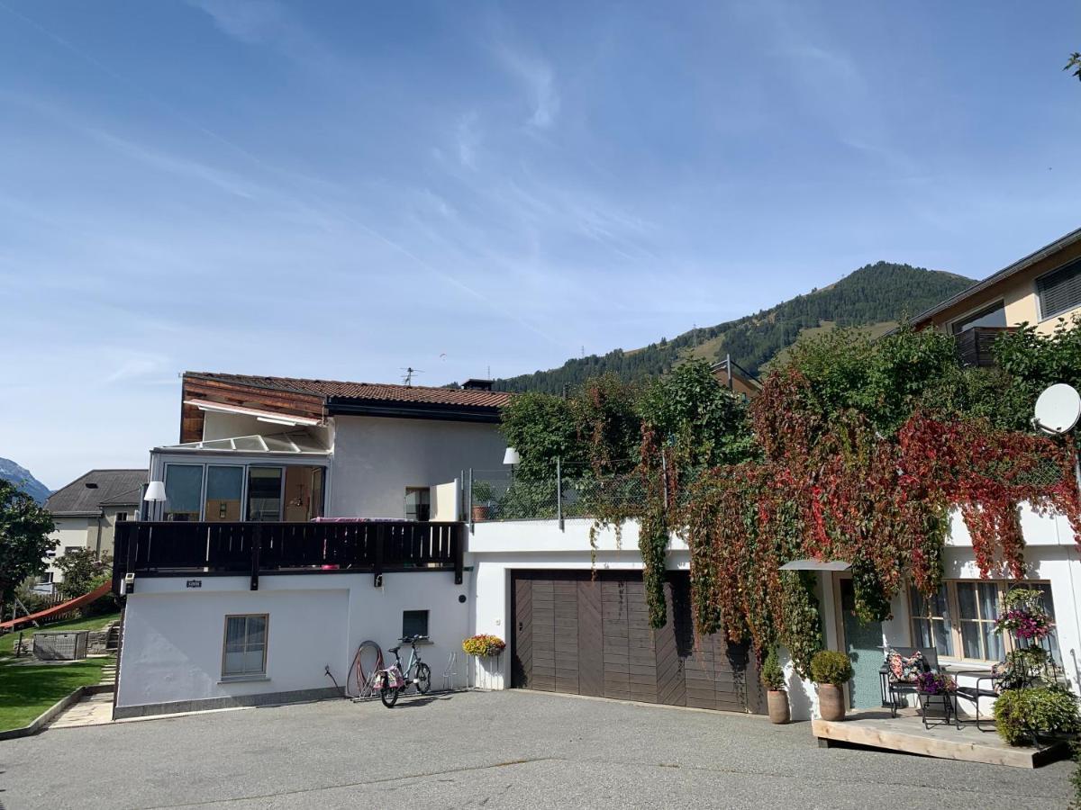 Appartamento Chasa Bazzi Scuol Esterno foto