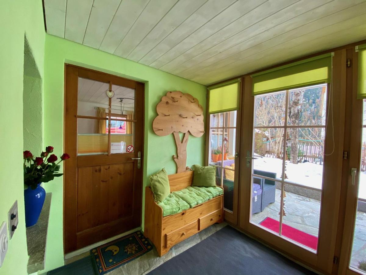 Appartamento Chasa Bazzi Scuol Esterno foto